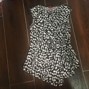 Vince Camuto black and white sleeveless print